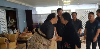 Chinese community presents gifts to Pilolevu as Tonga laments death of Queen Mother