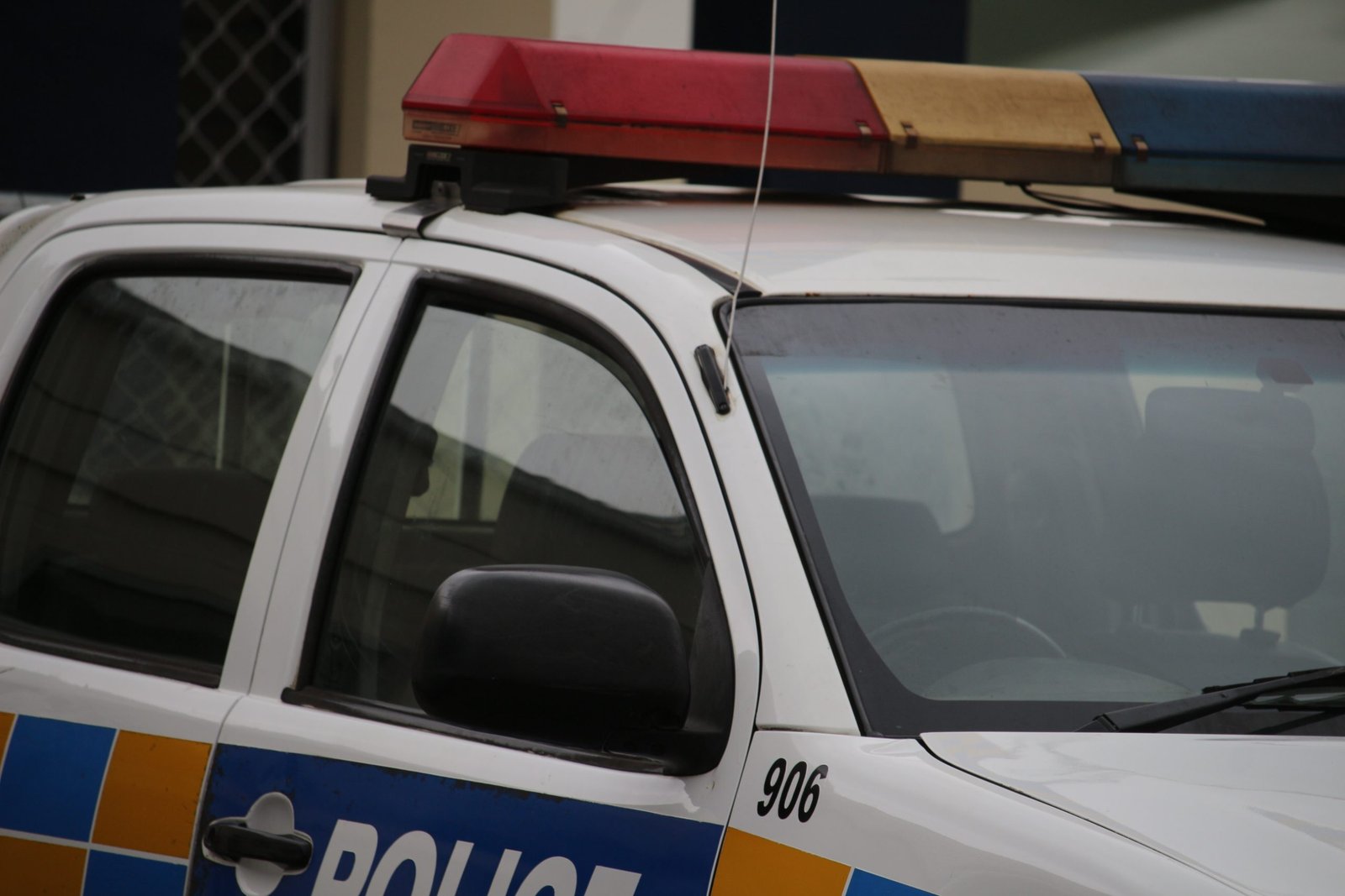 Man dies after jumping out of moving Police vehicle – Kaniva Tonga News