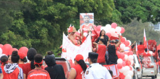 Australian players mull pay cut to guarantee Tongan game as king asks NRL for help