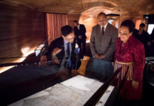 King of Tonga discusses upgrade of palace archives with NZ