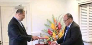 Pōhiva Tu‘i‘onetoa sworn in as new Prime Minister