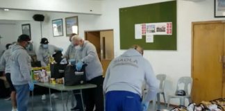 Auckland-based Tongan churchgoers serve community with food and masks during lockdown