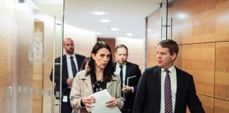 Trans-Tasman bubble: Cabinet considers closing travel to Australia