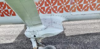 ‘Eua plane lands with burst tyre