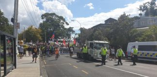 Anti-mandate protesters march across Auckland Harbour Bridge