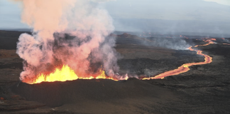 Spectacular lava flow threatens major Hawaiian highway
