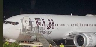 Report and photo of children spotted standing by aircraft stairs at Fua‘amotu airport sparks heated debates