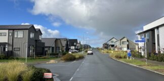 2km move means no mail for Aucklander amid NZ Post stoush