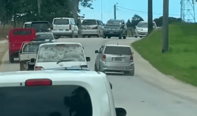 Car overtaking on wrong side near-miss with oncoming vehicles on Tonga ...