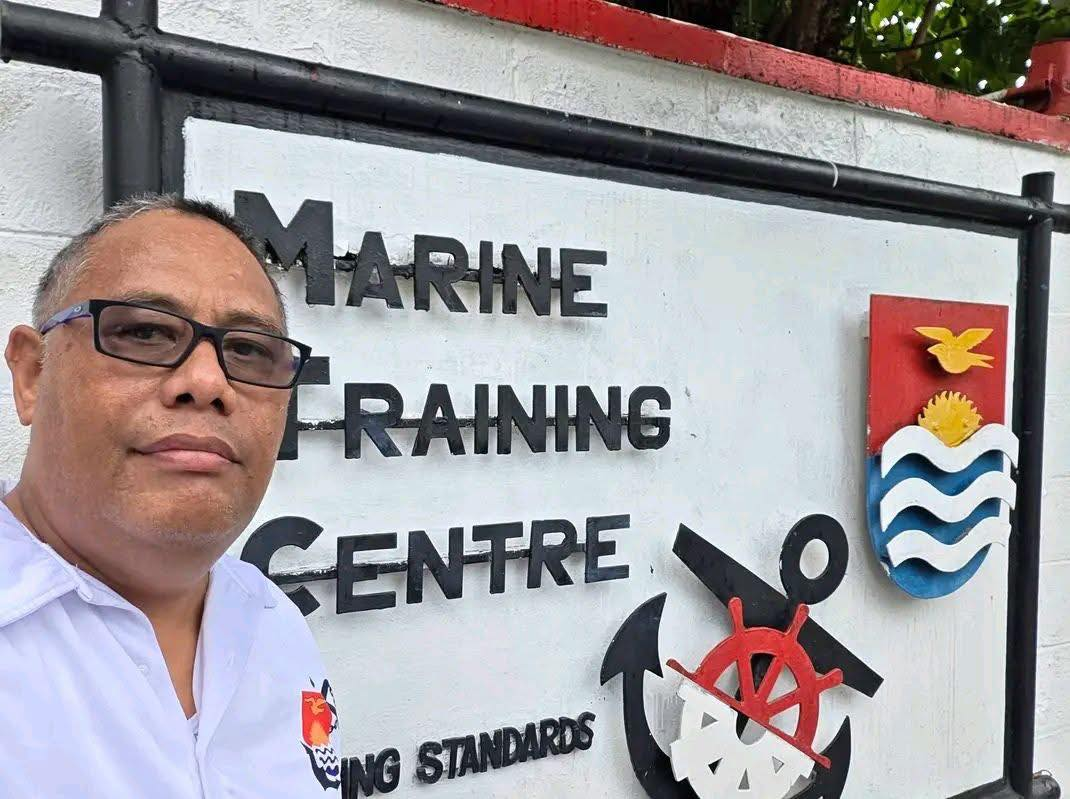 Tuvalu Minister honours Tongan USP director after his passing