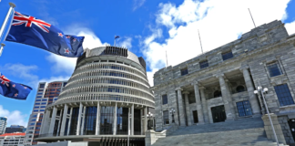 Poll result: National falls in favour, coalition count lower than left bloc